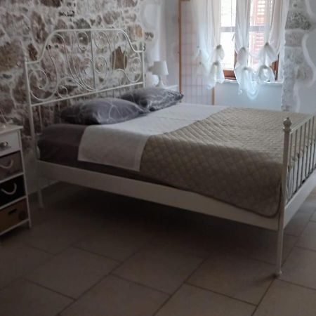 Apartment Martin - 10 Mt To The Beach Rovinj Zewnętrze zdjęcie
