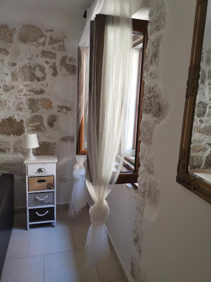 Apartment Martin - 10 Mt To The Beach Rovinj Zewnętrze zdjęcie