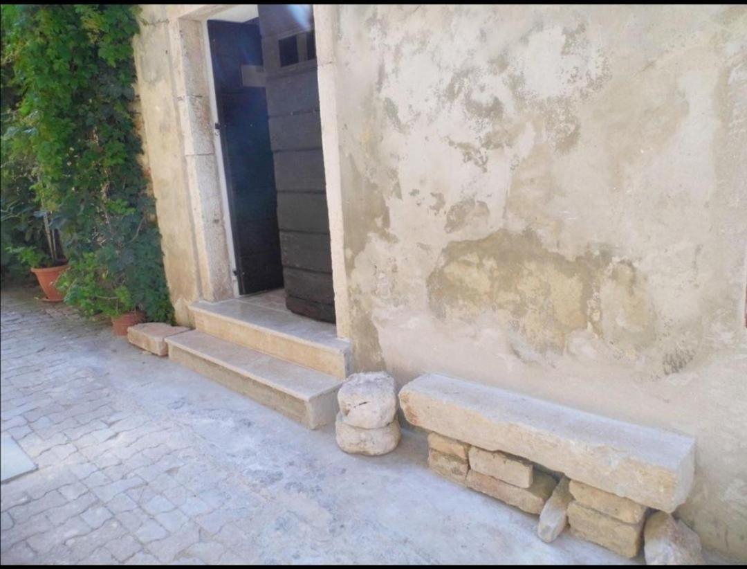 Apartment Martin - 10 Mt To The Beach Rovinj Zewnętrze zdjęcie